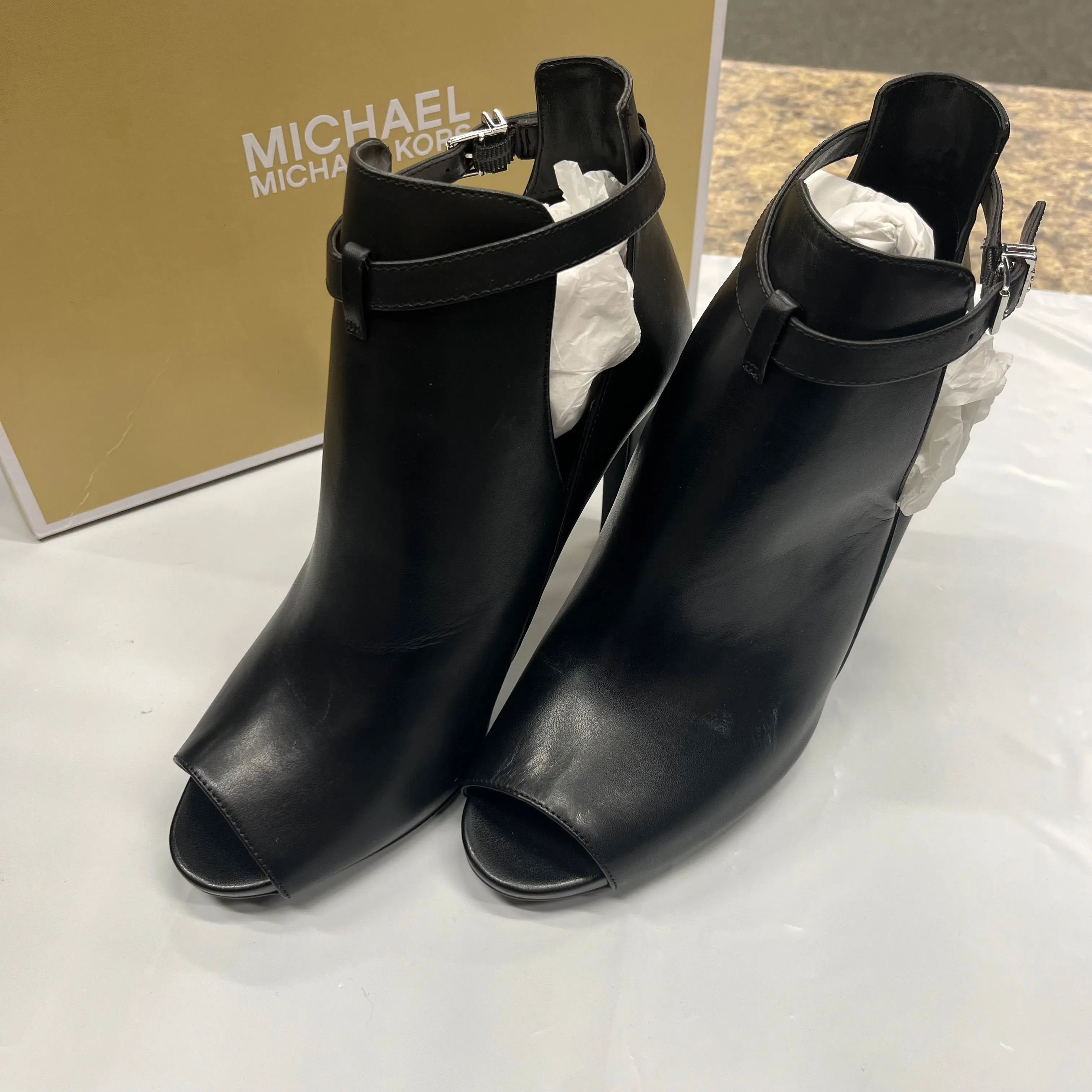 Black Shoes Heels Stiletto Michael Kors, Size 9