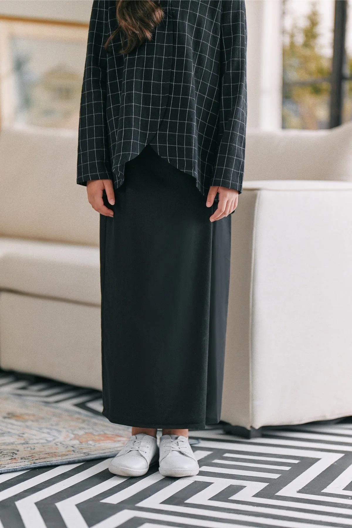 The Caya Bintang Folded Skirt - Black