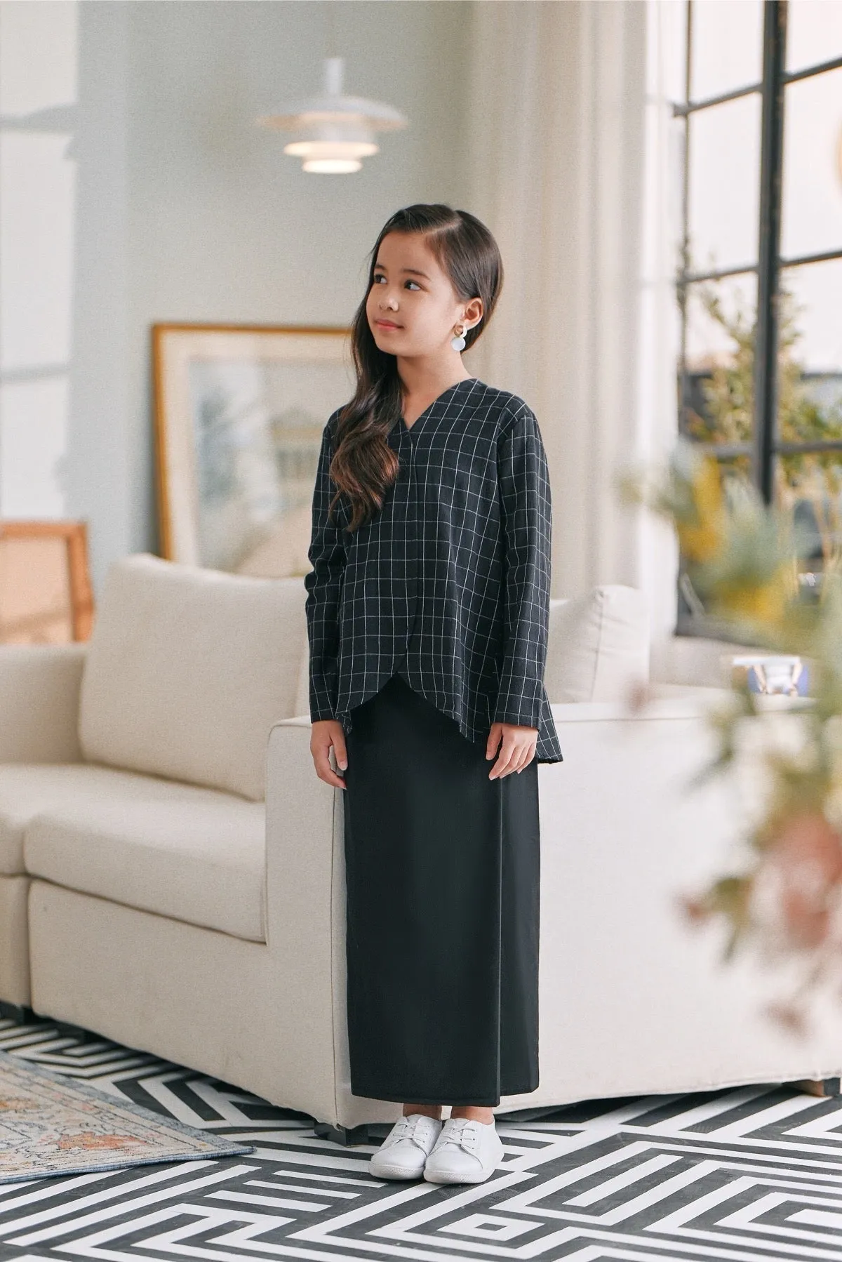 The Caya Bintang Folded Skirt - Black