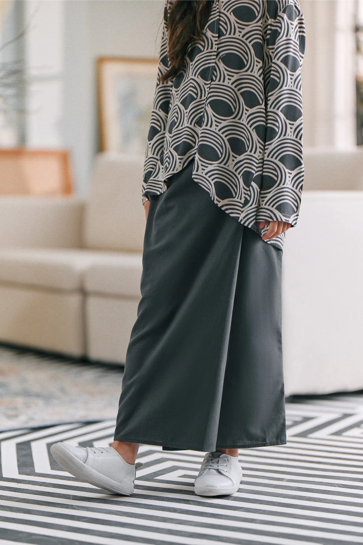 The Caya Bintang Folded Skirt - Steel Grey