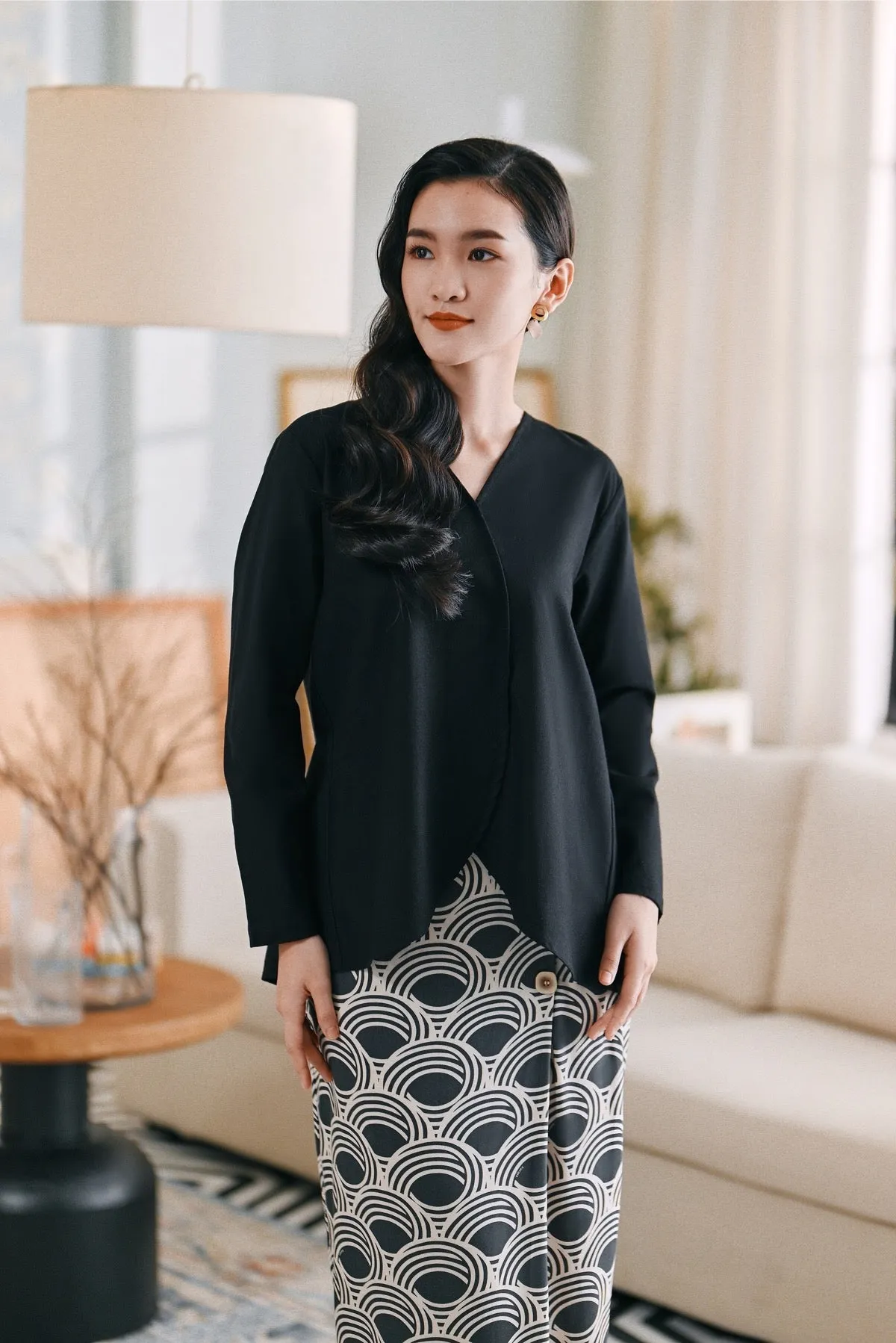 The Caya Women Bulan Blouse - Black