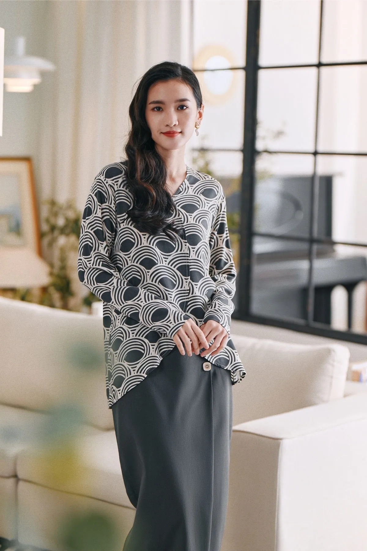 The Caya Women Bulan Blouse - Echo